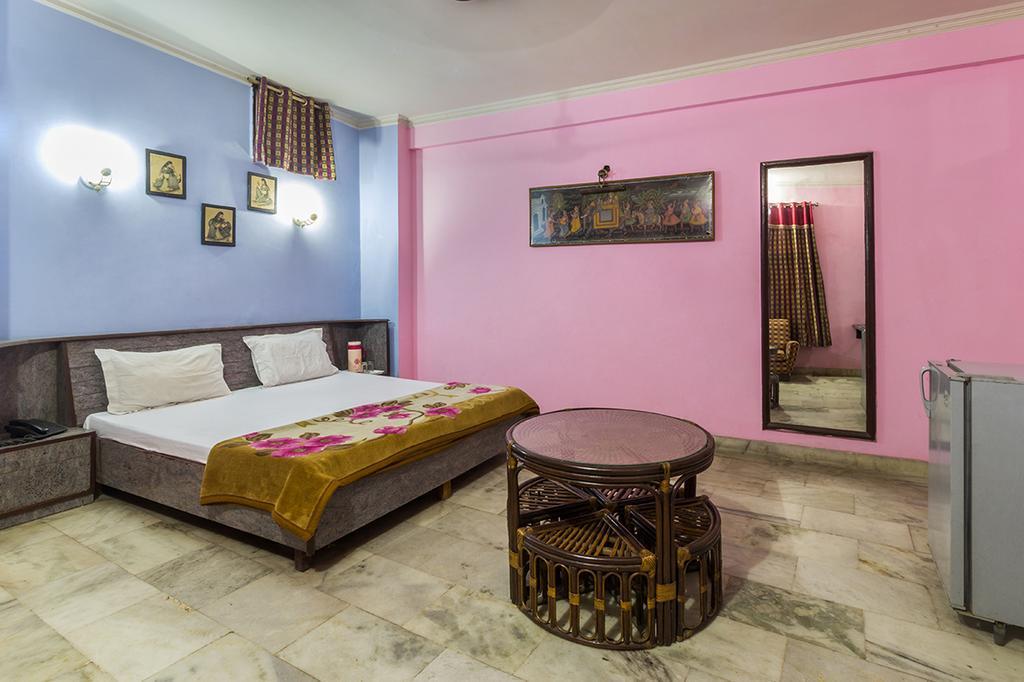 Sahara International Deluxe Hotel Ню Делхи Стая снимка