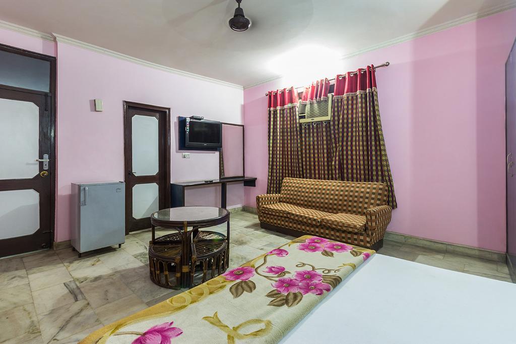 Sahara International Deluxe Hotel Ню Делхи Екстериор снимка