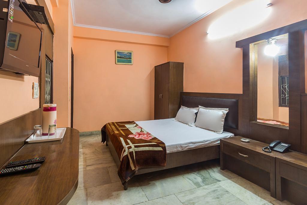 Sahara International Deluxe Hotel Ню Делхи Екстериор снимка